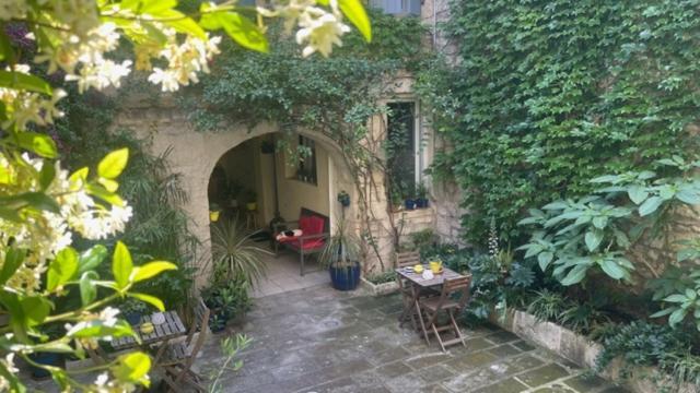 Le Grand Rouget Apartment Beaucaire  Exterior photo